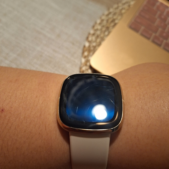 Fitbit Sense - Picture 2 of 8